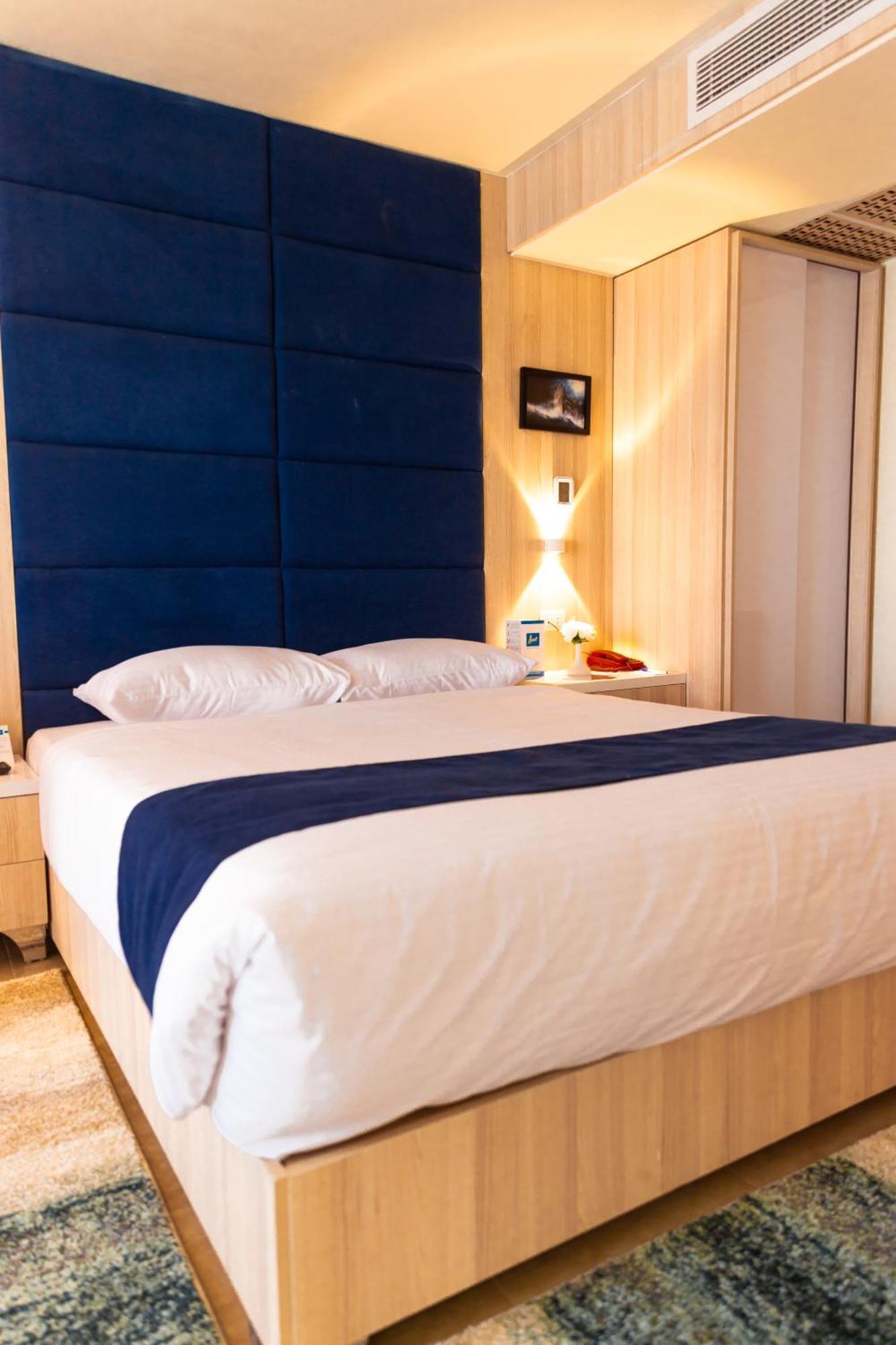 Al Fanar Azur Hotel Sohag Exteriör bild